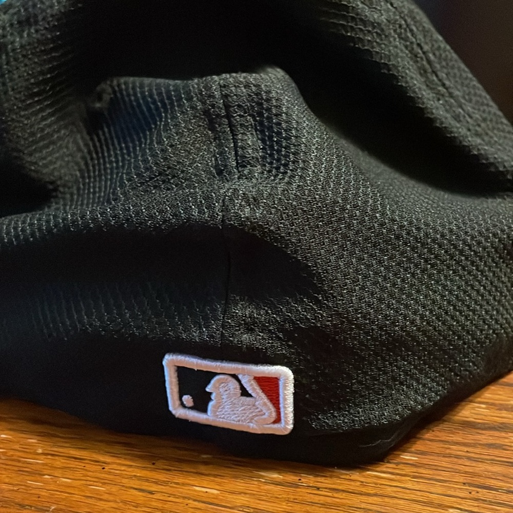 Cincinnati Reds fitted hat size 8 - Picture 3 of 3